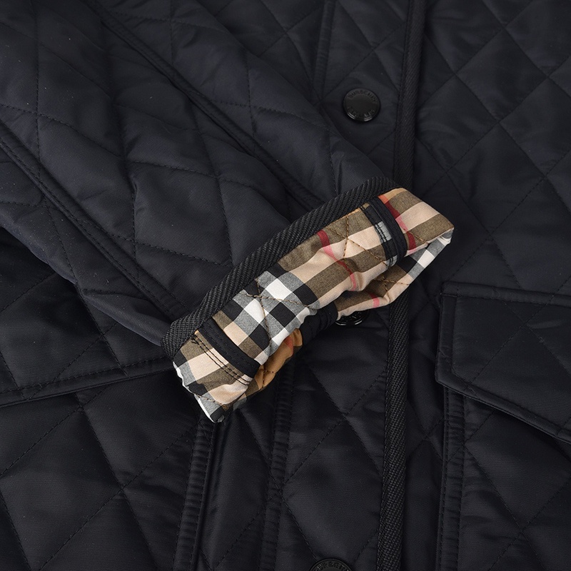 商品Burberry|【现货】博柏利 女士黑色尼龙绗缝羽绒服 80734181,价格¥4328,第3张图片详细描述