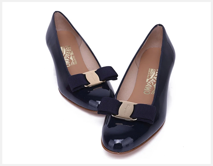 商品Salvatore Ferragamo|Salvatore Ferragamo 菲拉格慕 女士深蓝色牛皮蝴蝶结粗跟低跟鞋 0531284-NP-C-O-BL,价格¥3060,第4张图片详细描述