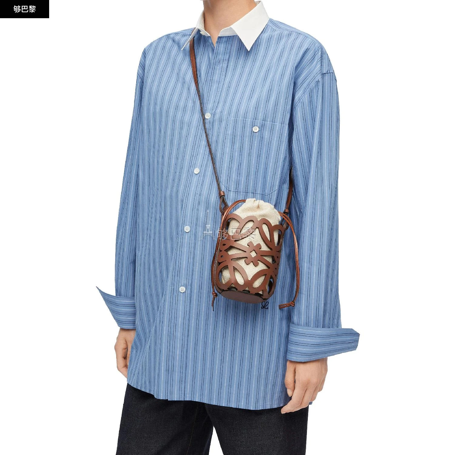 商品Loewe|【预售】 罗意威 25春夏 女士 收纳包 Anagram cut-out pocket in classic calfskin and canvas C922Y62X07-3892 ,价格¥7721,第6张图片详细描述