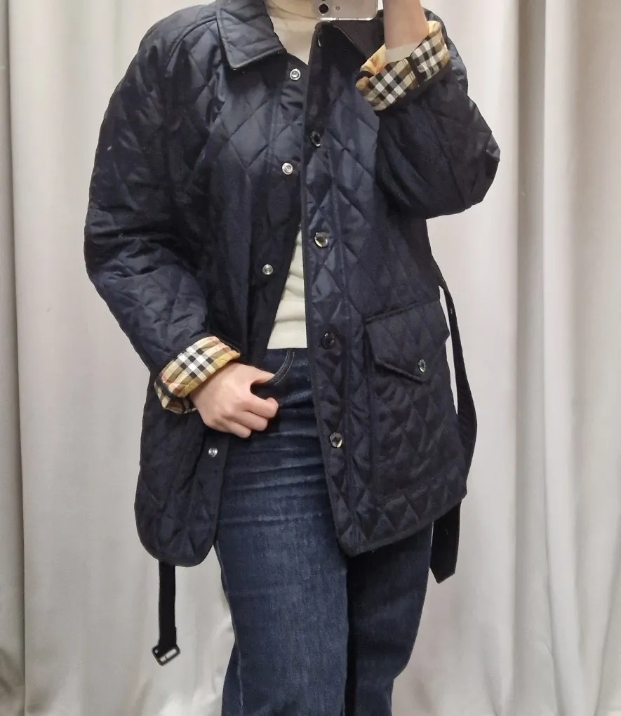 商品Burberry|BURBERRY/博柏利 女士黑色尼龙绗缝羽绒服 80734181,价格¥3378,第4张图片详细描述