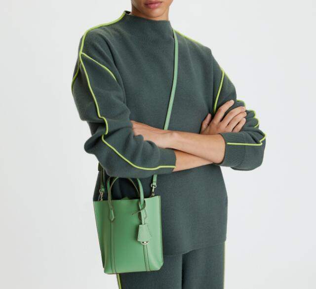 商品[国内直发] Tory Burch|汤丽柏琦 奢侈品TB女包Perry双Tlogo挂件 压花皮革托特包手提单肩斜挎包 89488-123,价格¥2207,第2张图片详细描述