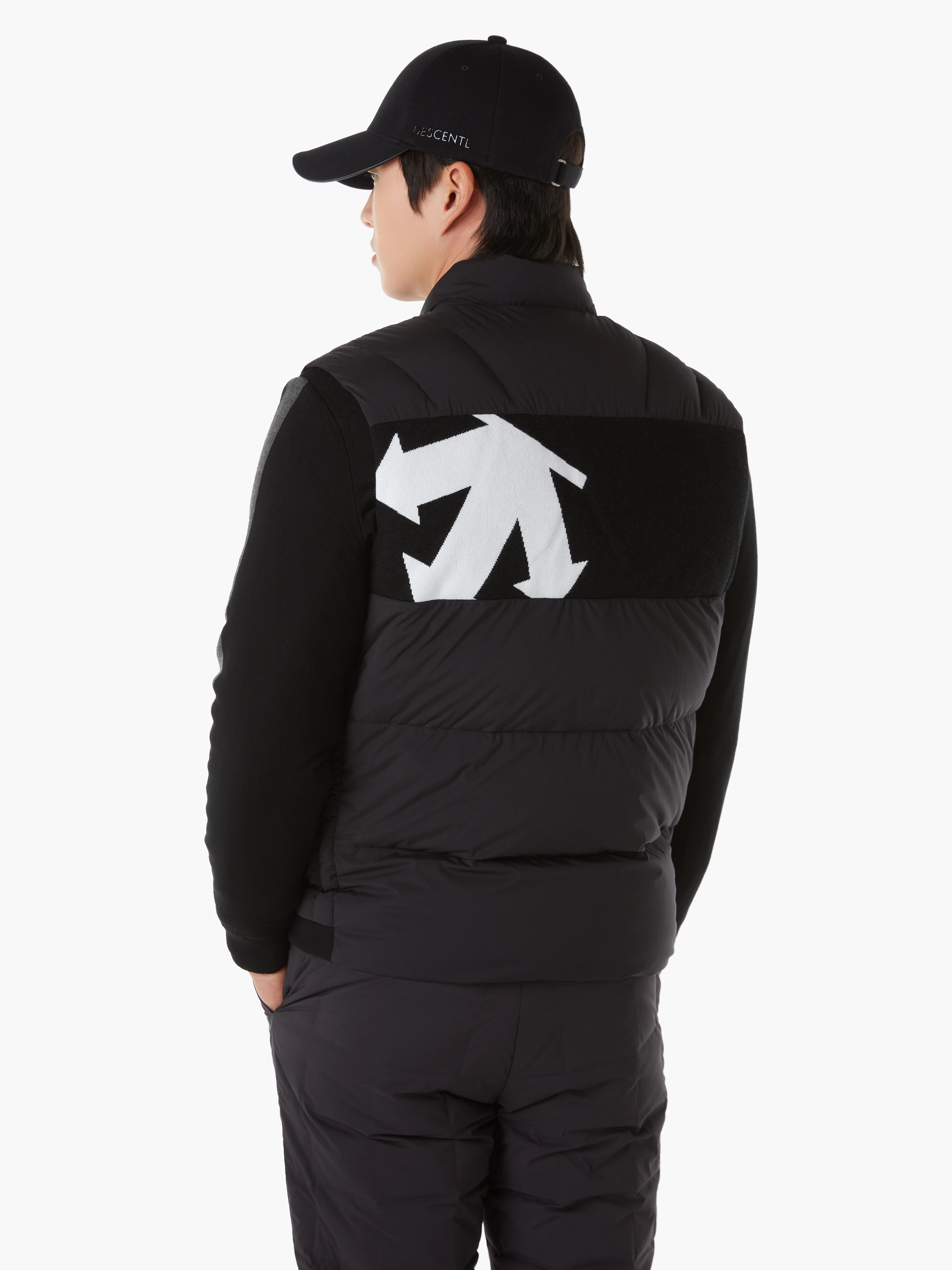 商品【预售商品15天发货】 DESCENTE|GOLF男士混合针织羽绒外套适合户外运动 DP42MFKOO1-BLKG,价格¥2664,第5张图片详细描述