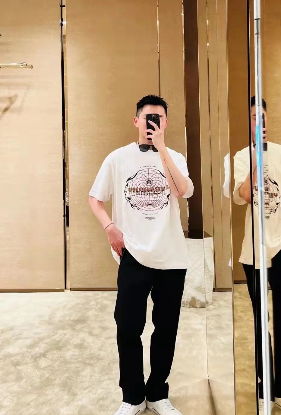 商品Burberry|现货BURBERRY/博柏利 男白色棉质印花logo短袖T恤80494571,价格¥914,第6张图片详细描述