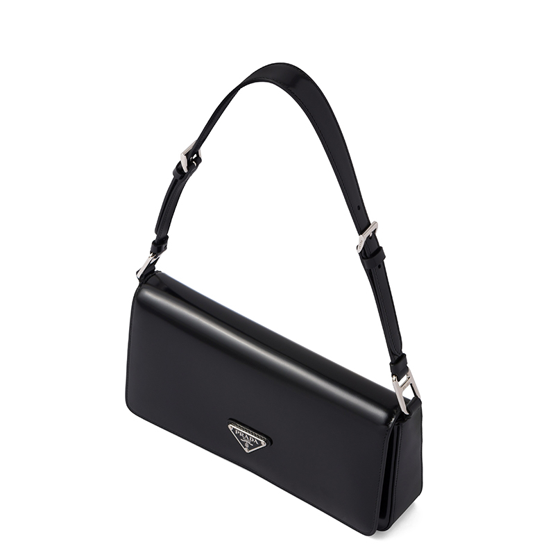 商品Prada|PRADA/普拉达 22春夏新款Femme系列 女士黑色亮面皮革银扣金属三角形徽标单肩斜跨手提包1BD323_ZO6_F0002_V_HOO,价格¥19898,第3张图片详细描述