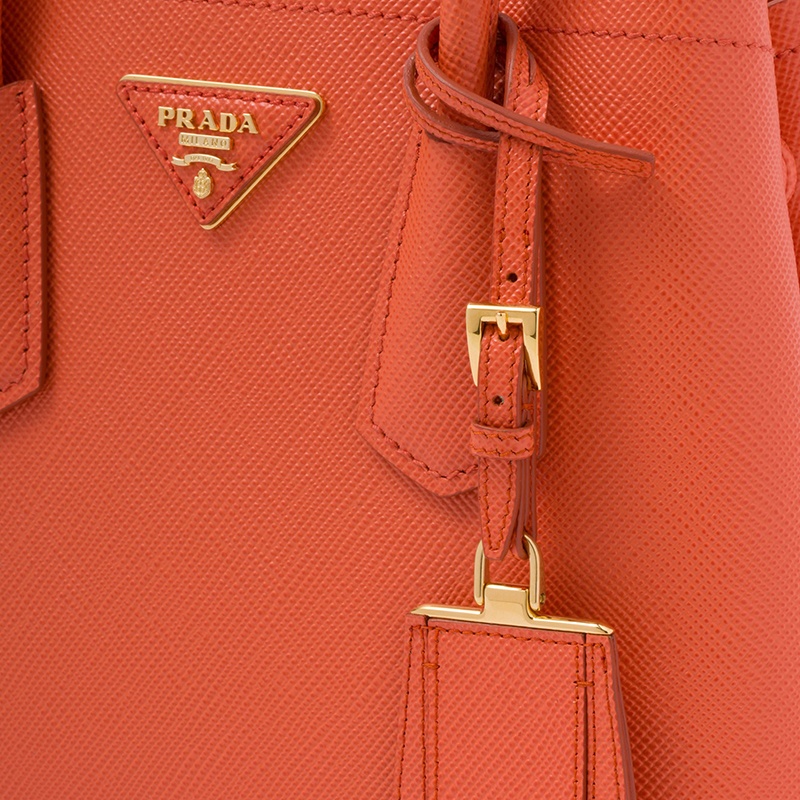 商品Prada|PRADA/普拉达 22新款 Prada Double系列 女士mini橙色saffiano皮革金扣徽标单肩斜跨手提包1BG443_2A4A_F0049_V_XOO,价格¥22858,第6张图片详细描述