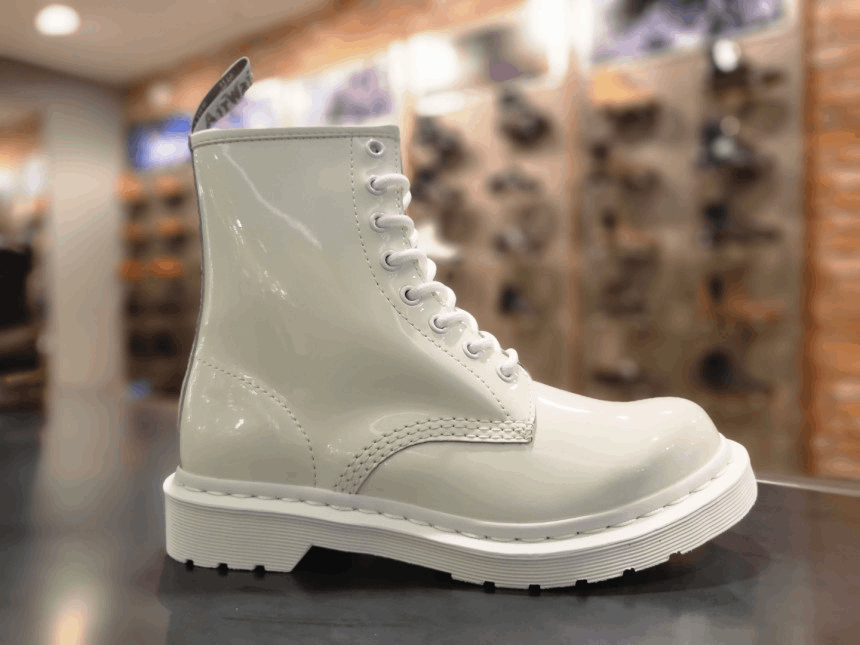 商品Dr. Martens|【Brilliant|包邮包税】马汀博士 马丁靴 1460 Mono White Patent Lamper 26728100,价格¥795,第3张图片详细描述