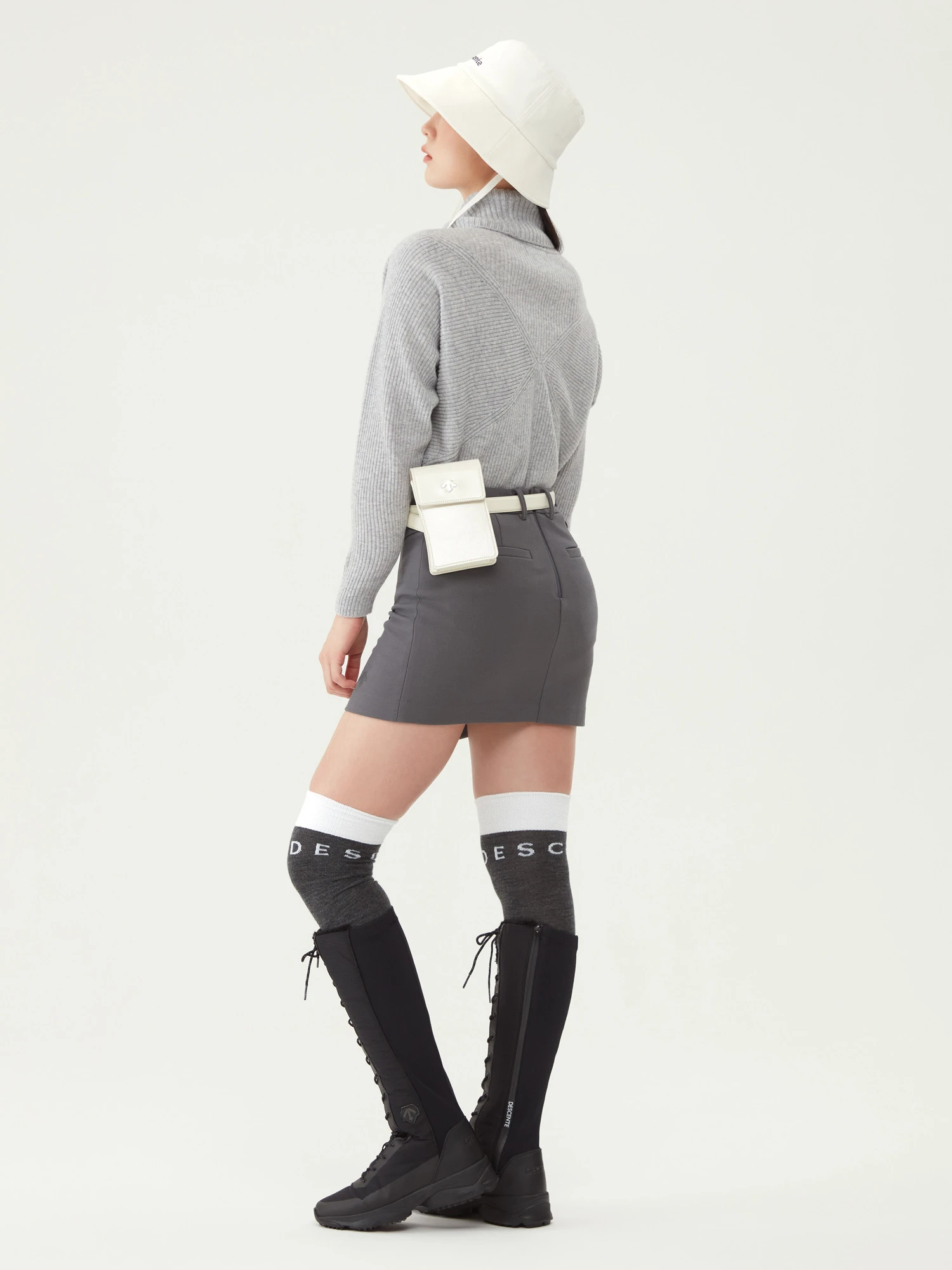 商品【预售商品15天发货】 DESCENTE|GOLF女性半身H型绒面包裙展现时尚魅力 DO42WFSKO2-KHAG,价格¥1025,第6张图片详细描述