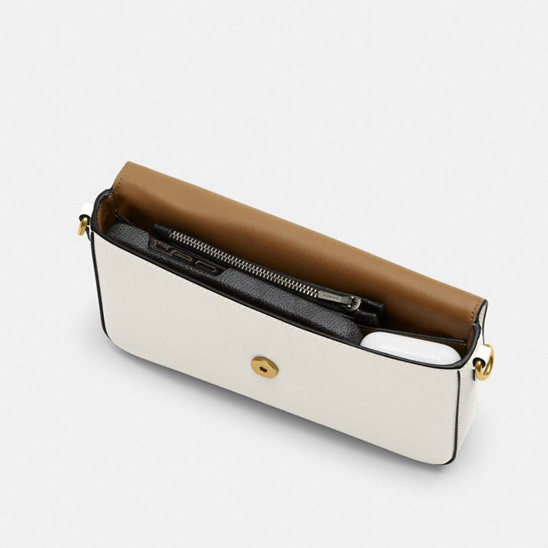 商品[国内直发] Coach|【清仓价】蔻驰女士白色皮革信封包单肩斜挎包 C8439 B4/HA,价格¥1108,第6张图片详细描述
