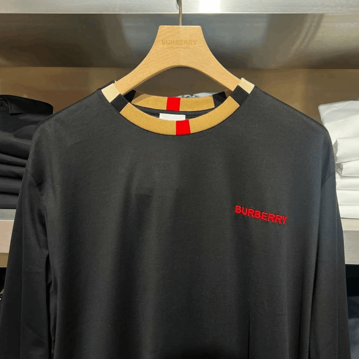 商品Burberry|BURBERRY/博柏利 男士黑色棉质字母印花圆领套头长袖T恤80910451,价格¥956,第3张图片详细描述