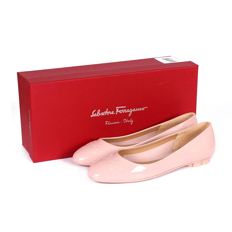 商品Salvatore Ferragamo|SALVATORE FERRAGAMO 女士裸色漆皮休闲平底船鞋 0684700,价格¥2098,第7张图片详细描述