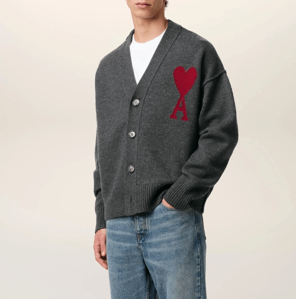 商品AMI|AMIPARIS 新款经典爱心字母宽松V领长袖毛衣男女同款 黑色（香港仓发货）,价格¥2615,第12张图片详细描述
