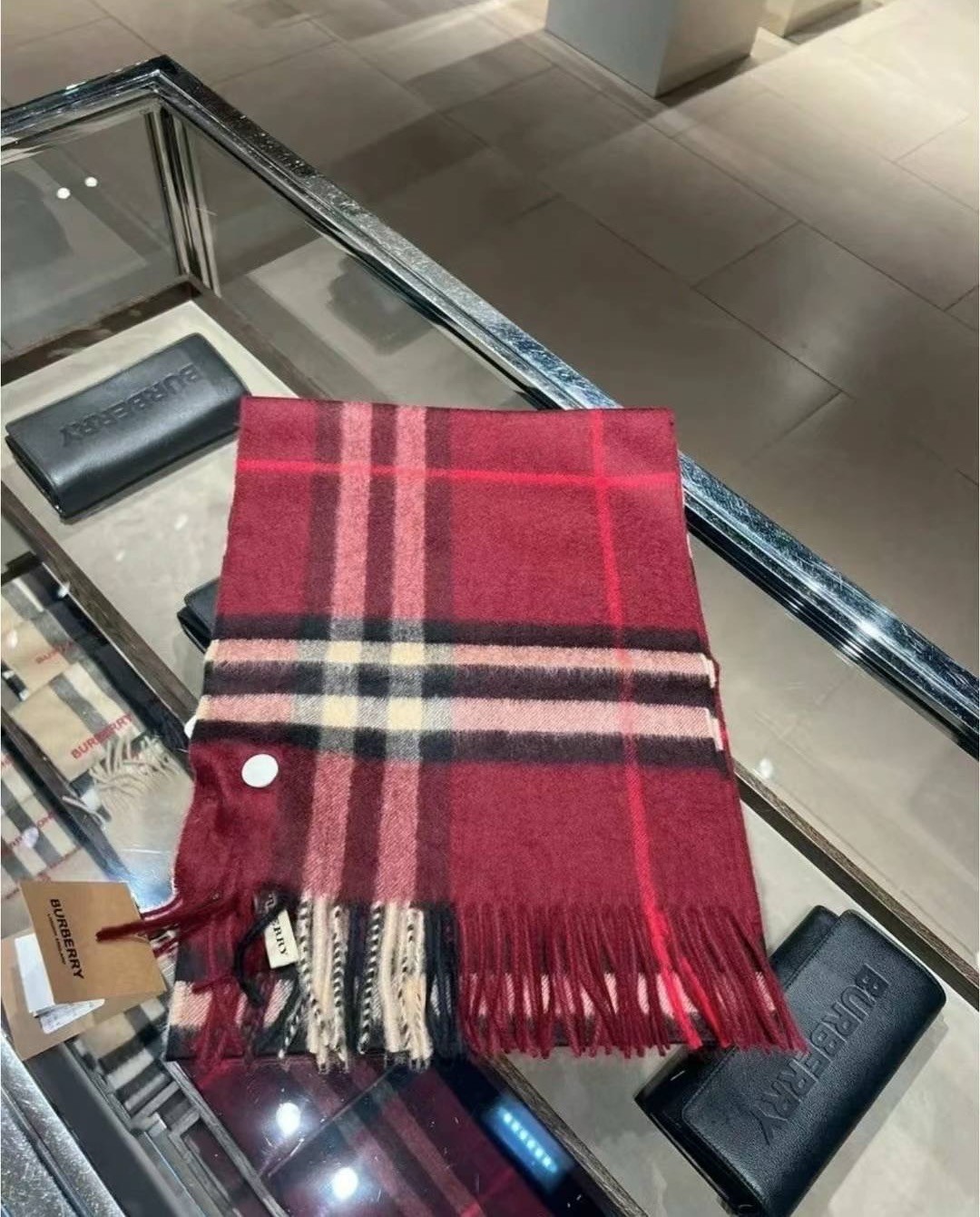 商品Burberry|BURBERRY/博柏利 男女通用酒红色格纹羊绒流苏围巾80216951,价格¥1854,第10张图片详细描述