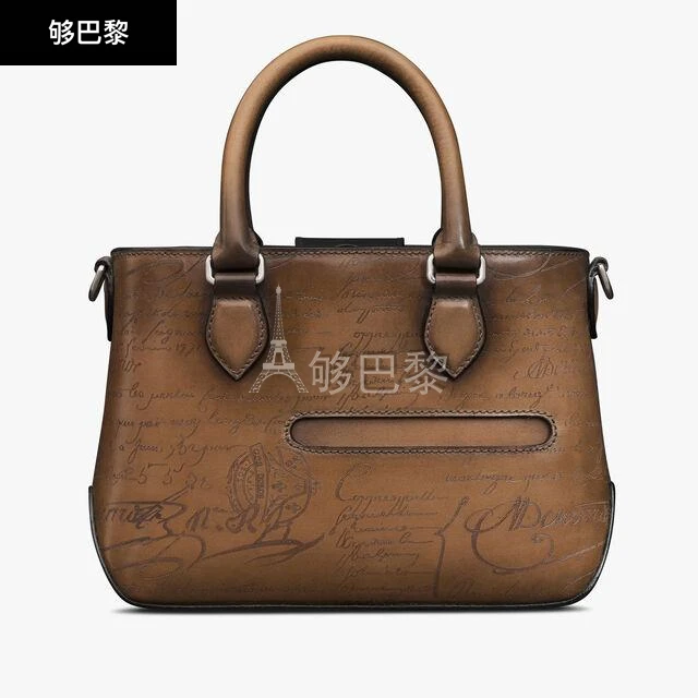 商品Berluti|【预售】 伯鲁提 25春夏 男士 手提包 Toujours Gulliver Scritto图纹皮革邮差包 TOUJOURS__GULLIVER__NEO-V2_G58 ,价格¥21511,第4张图片详细描述