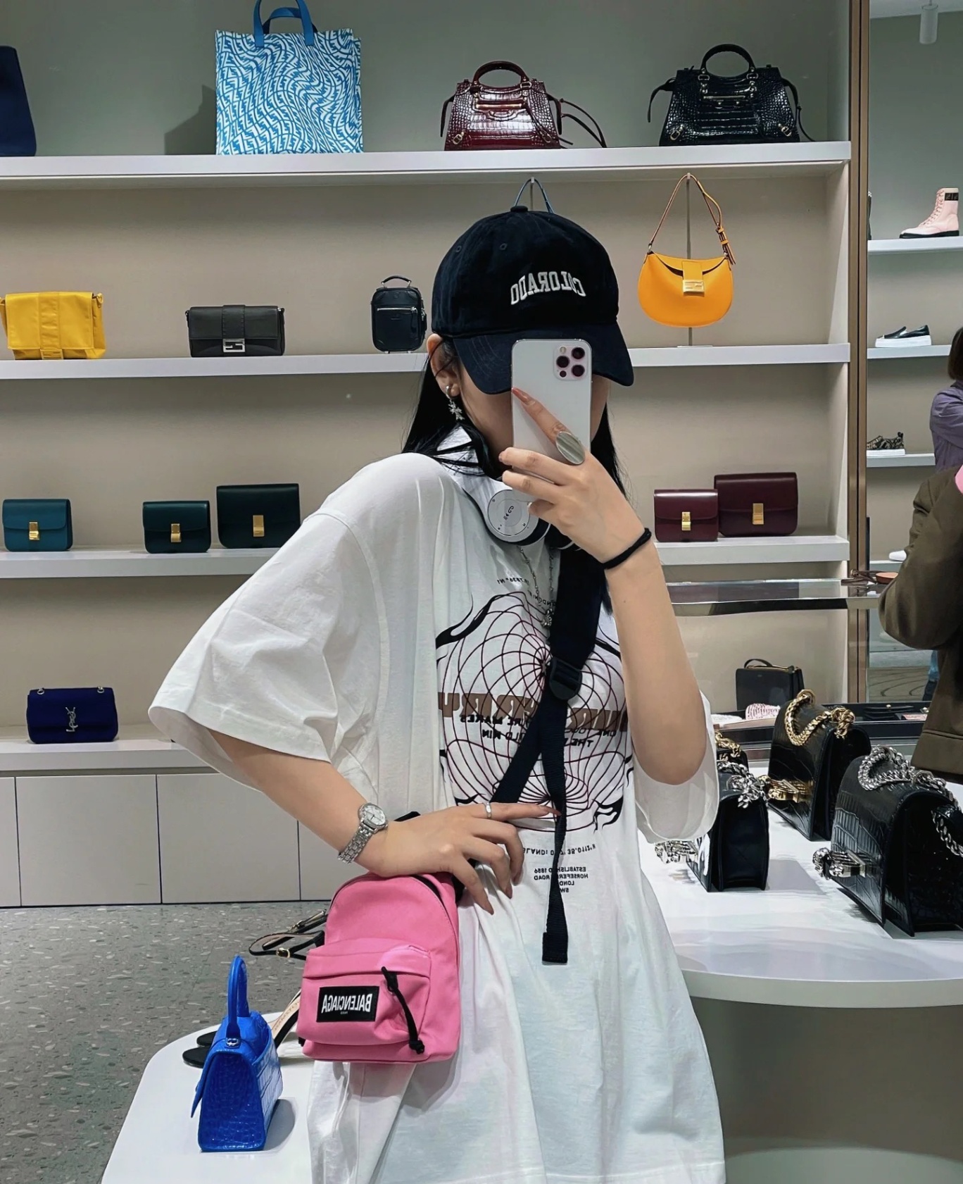 商品Burberry|现货BURBERRY/博柏利 男白色棉质印花logo短袖T恤80494571,价格¥914,第9张图片详细描述