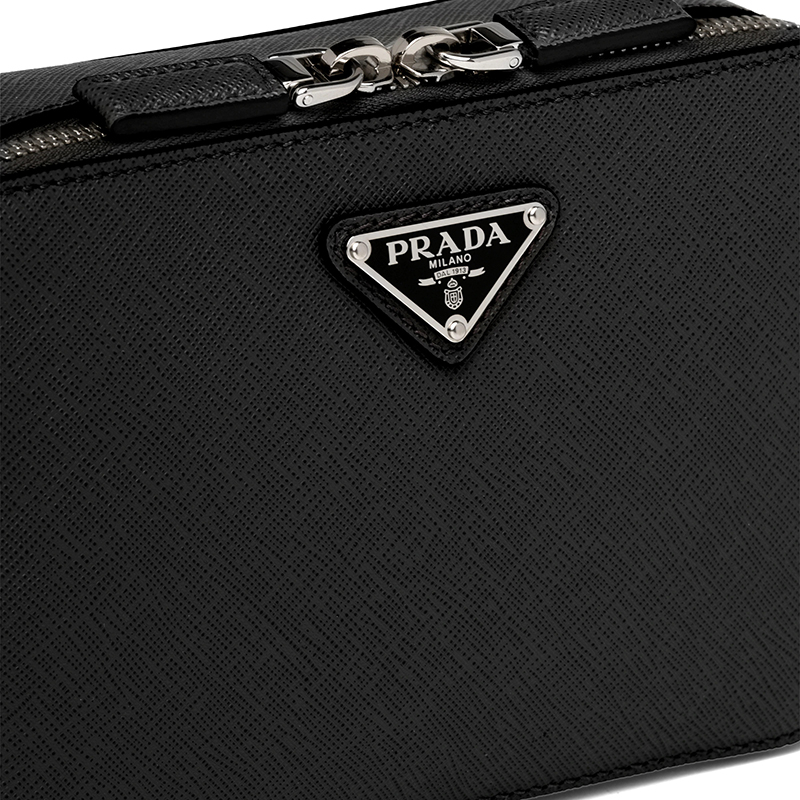 商品Prada|PRADA/普拉达 22春夏新款Brique系列 男士黑色Saffiano皮革��银扣三角徽标配织物肩带单肩斜跨包2VH070_9Z2_F0002_V_EMI,价格¥16767,第5张图片详细描述