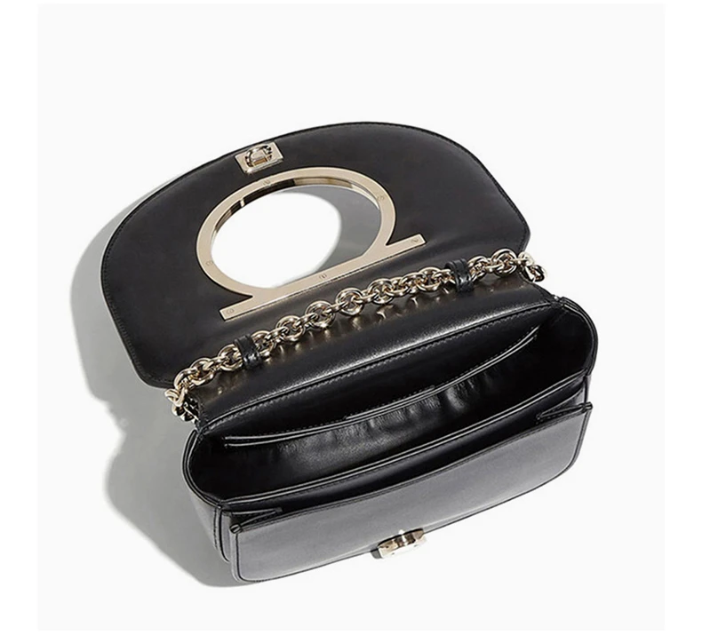 商品[国内直发] Salvatore Ferragamo|Salvatore Ferragamo 菲拉格慕 女士黑色牛皮单肩斜挎包 21-G998-691246,价格¥6150,第7张图片详细描述