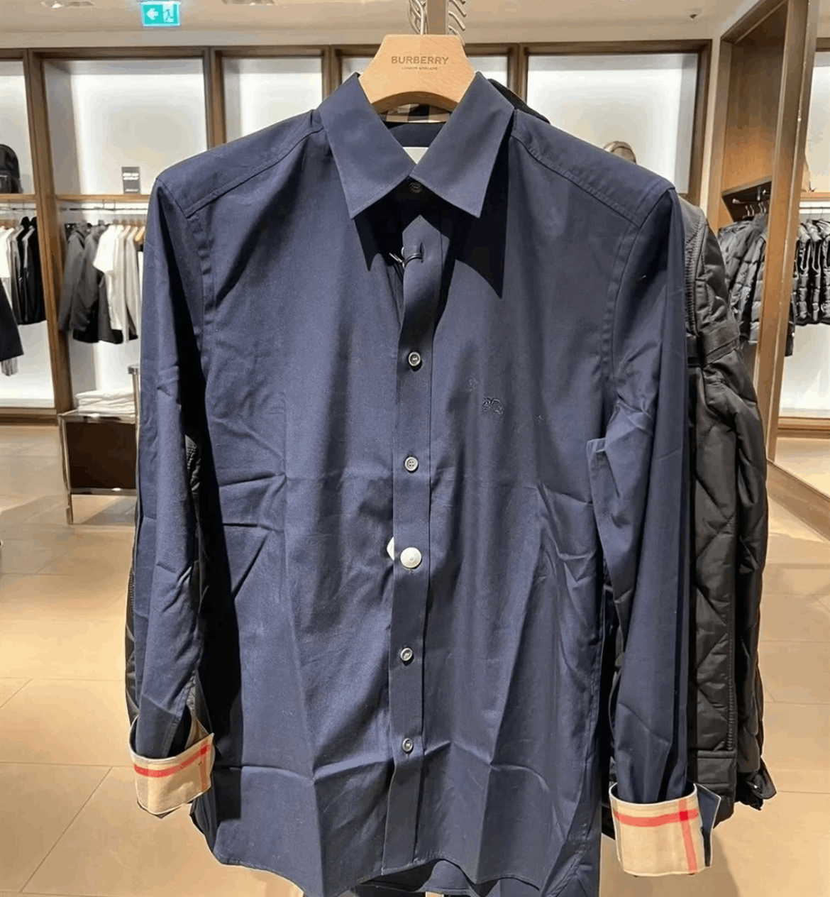 商品Burberry|BURBERRY/博柏利 男士藏蓝色棉质混纺马术骑士刺绣长袖衬衫80667651,价格¥1108,第8张图片详细描述