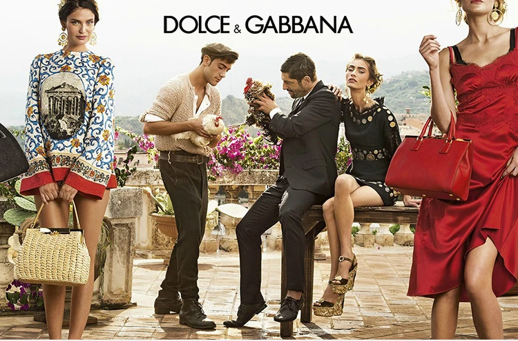 商品Dolce & Gabbana|Dolce&Gabbana 杜嘉班纳 女士黑色LOGO涂鸦紫红尾小白鞋 CK1600-AU776-8B902,价格¥2346,第1张图片详细描述