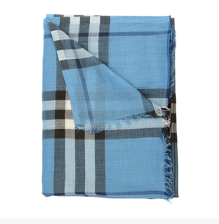 商品[国内直发] Burberry|Burberry 巴宝莉 女士蓝色经典格纹围巾 3921778-蓝色,价格¥2726,第6张图片详细描述