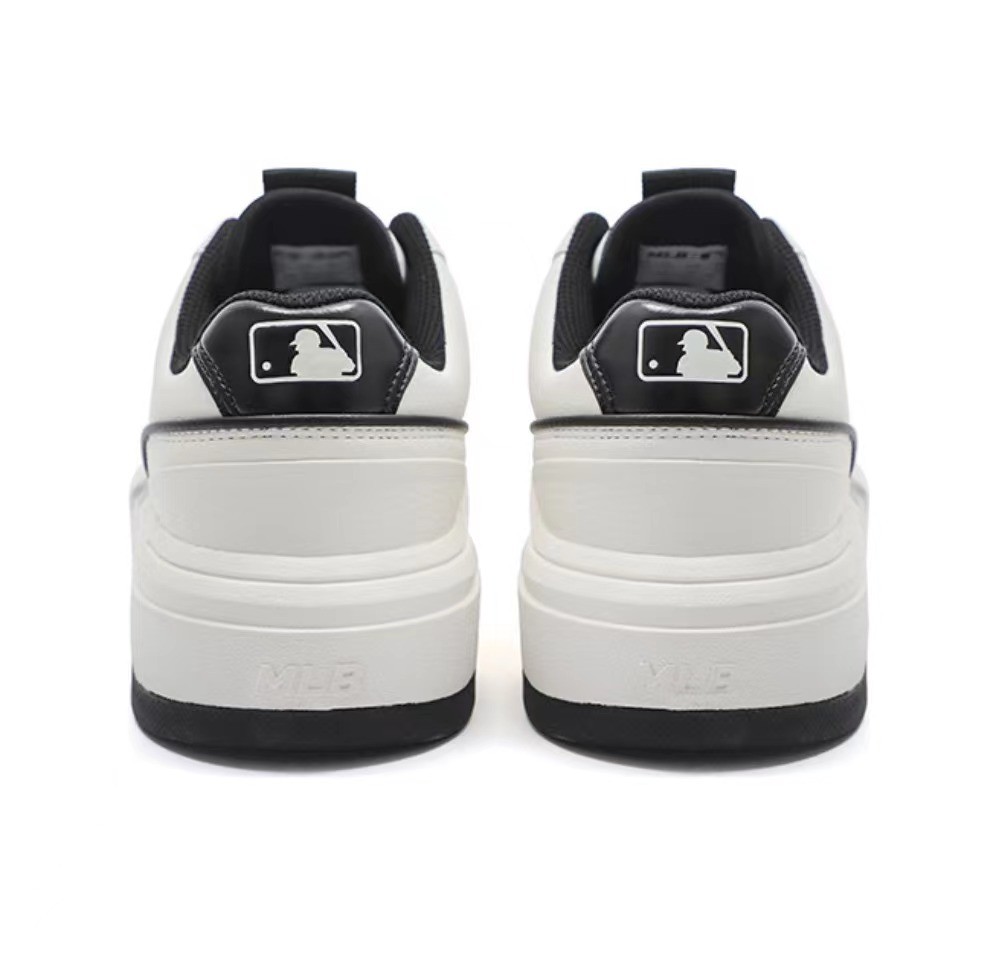 商品MLB|【SAvenue】(保税仓直发)MLB 纽约洋基队NY标厚底舒适板鞋学长鞋  白色 男女同款(提示：保税仓货品一人不可超过5单)3ASXCA12N-50WHS LY,价格¥599,第6张图片详细描述