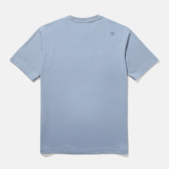 商品DESCENTE|【享贝家】（国内现货）DESCENTE 迪桑特 字母圆领运动短袖背侧小标T恤 灰蓝色 SN323UTS72-DBLU G-QD,价格¥331,第3张图片详细描述