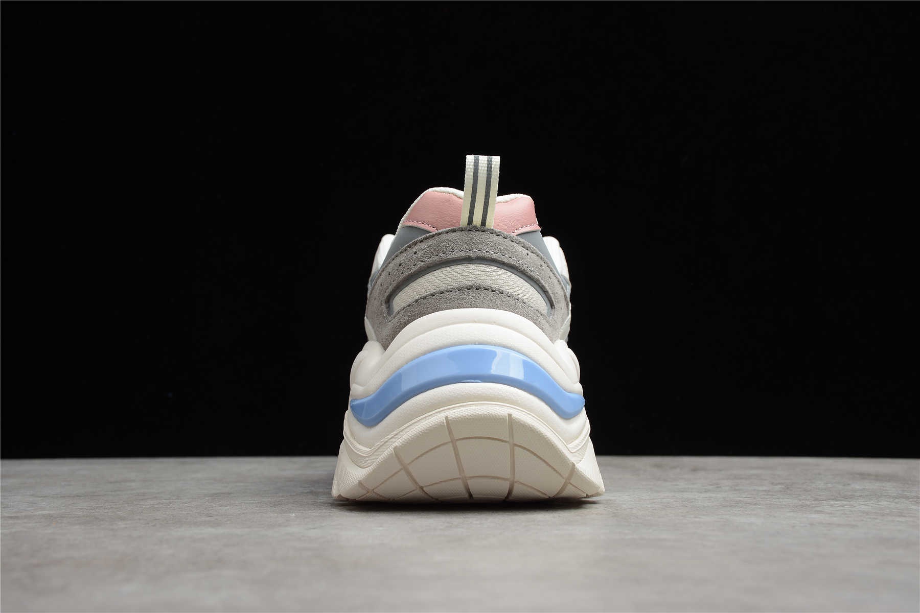 商品Fila|【SAvenue】(保税仓直发)Fila 斐乐 Beige White 鱼刺复古跑鞋 白粉色 (提示：保税仓货品一人不可超过5单) 1JM01283152WH,价格¥283,第7张图片详细描述