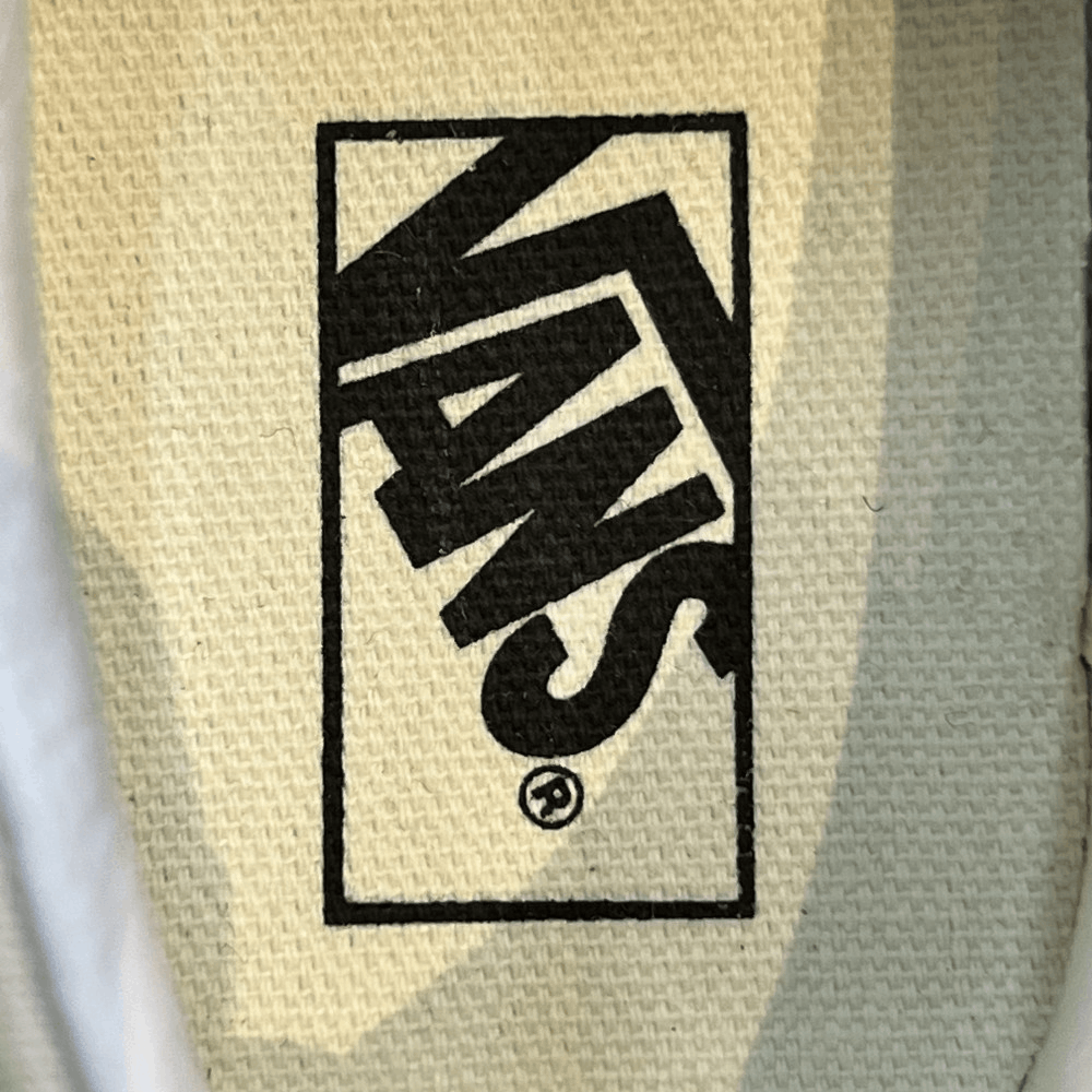 商品Vans|【韩国直邮|包邮包税】万斯[VAN SKIDS] Classic Slip-OnChCheckerboard 儿童共用鞋B黑色/白色 (VN000ZBUEO1),价格¥395,第3张图片详细描述