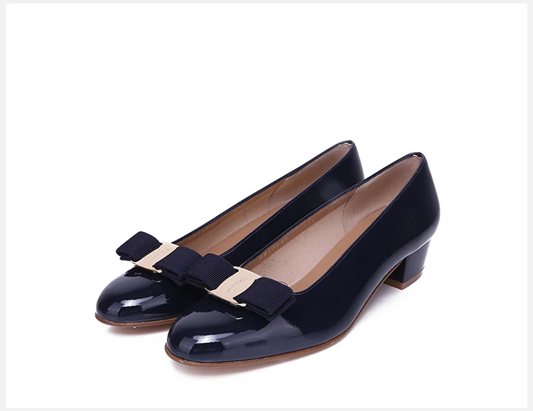 商品Salvatore Ferragamo|Salvatore Ferragamo 菲拉格慕 女士深蓝色牛皮蝴蝶结粗跟低跟鞋 0531284-NP-C-O-BL,价格¥3060,第5张图片详细描述
