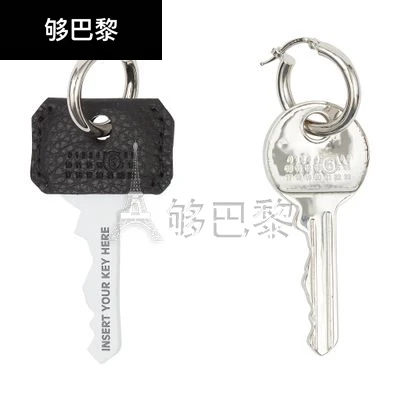 商品MM6|【特惠8.7折】【预售】 女士 耳环 数字签名钥匙耳环  MMA8T852GRY,价格¥3041,第2张图片详细描述