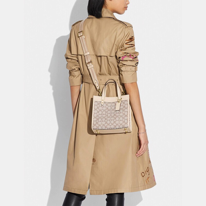 商品[国内直发] Coach|蔻驰女士 经典标志印花托特包小号手提单肩斜挎包CF404 IMOT4,价格¥972,第4张图片详细描述