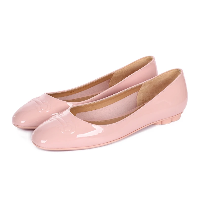 商品Salvatore Ferragamo|SALVATORE FERRAGAMO 女士裸色漆皮休闲平底船鞋 0684700,价格¥2098,第6张图片详细描述