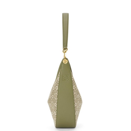商品Loewe|【包税】LOEWE/罗意威 22春夏新款LUNA系列 女士牛油果绿老花帆布配皮压纹徽标金扣配可拆卸肩带单肩手提腋下新月hobo流浪包A923PL9X01-4364,价格¥14719,第4张图片详细描述