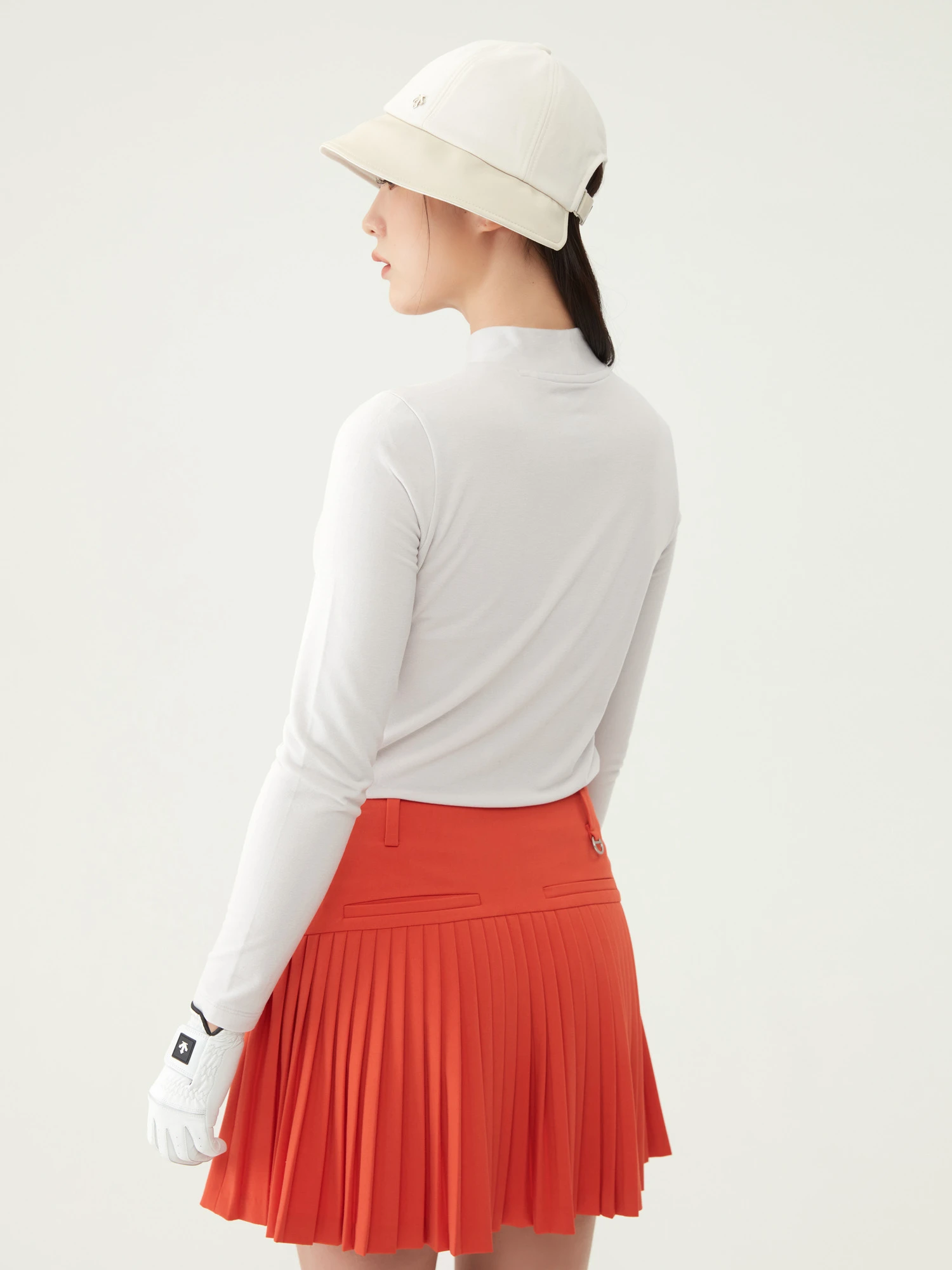 商品【预售商品15天发货】 DESCENTE|高尔夫女性领口配色细节长袖T恤展现个性 DO32WFTL93-LBGG,价格¥959,第4张图片详细描述