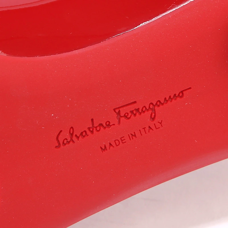 商品Salvatore Ferragamo|SALVATORE FERRAGAMO 女士红色漆皮休闲平底船鞋 0680095,价格¥2202,第5张图片详细描述