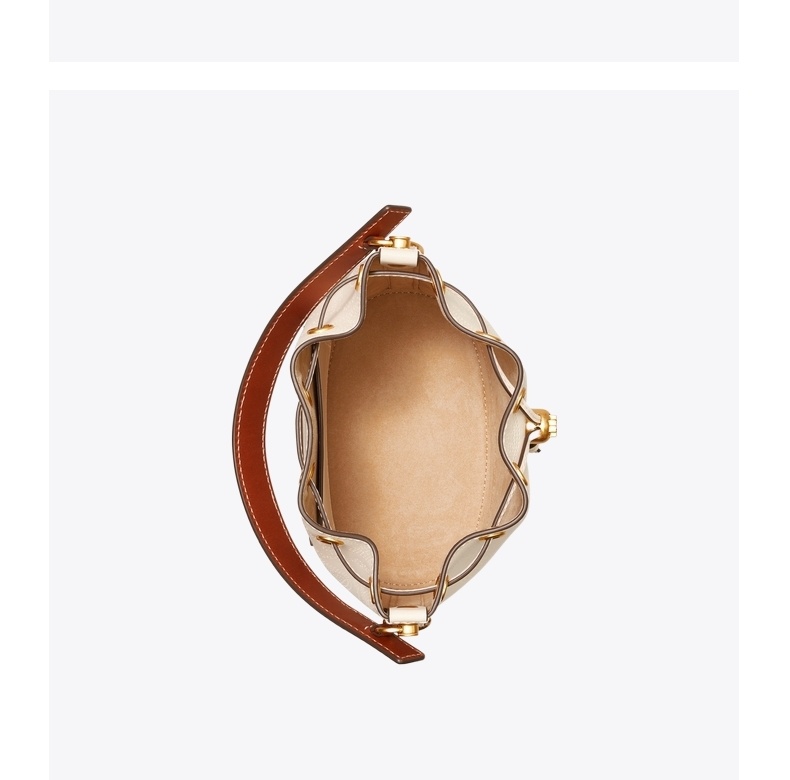 商品Tory Burch|【香港直邮】TORY BURCH汤丽柏琦 T MONOGRAM中号冲孔水桶包80768,价格¥5941,第6张图片详细描述