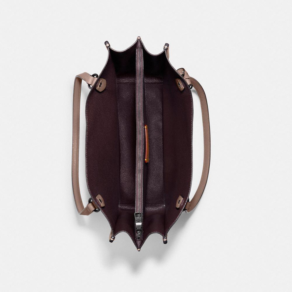 商�品[国内直发] Coach|【新春秒杀】蔻驰托特包女包灰色手提单肩包托特包礼物送女友C2273 V5GRT,价格¥1469,第12张图片详细描述