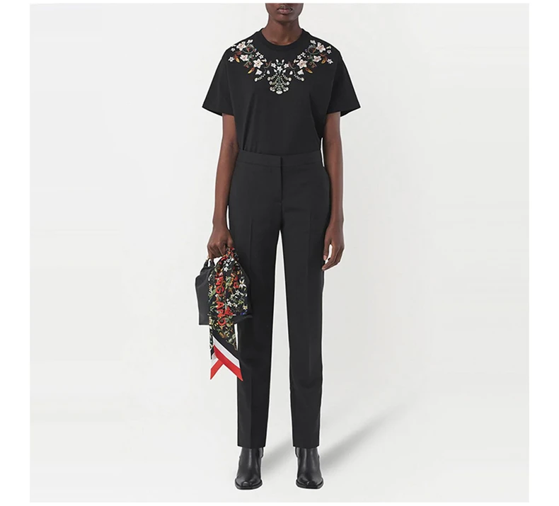 商品Burberry|BURBERRY 女士黑色花卉刺绣棉质短袖T恤 8042783,价格¥3691,第7张图片详细描述