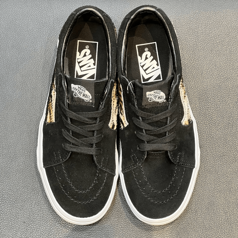 商品Vans|【韩国直邮|包邮包税】万斯[VANS] Sk8-Low # Soft Suede # 男女共用 运动鞋 # black/tiger (VN0A4UUKB0I),价格¥296,第2张图片详细描述