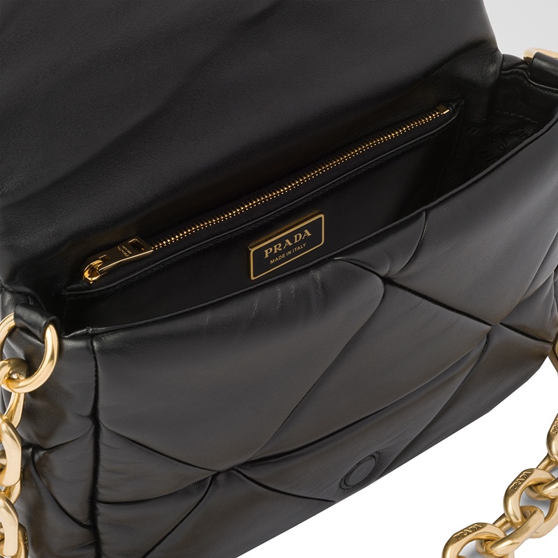 商品Prada|PRADA/普拉达 22新款 System系列 女士黑色皮革三角形拼布图案拆卸链条金属徽标翻盖单肩包1BD328_2DMO_F0002_V_TWO,价格¥25090,第4张图片详细描述