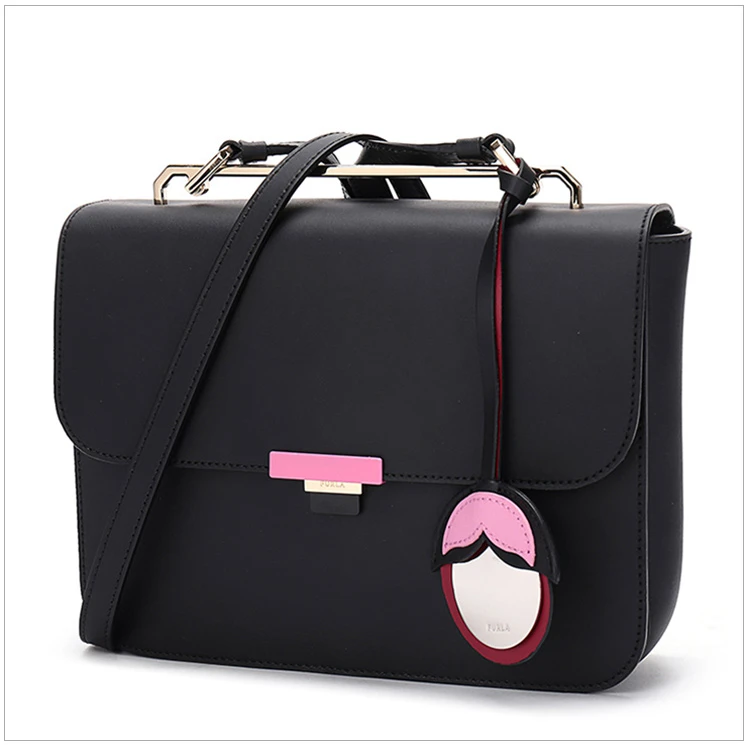 商品[国内直发] Furla|Furla 芙拉 女士黑色皮革翻盖单肩斜挎包 929537,价格¥1003,第13张图片详细描述