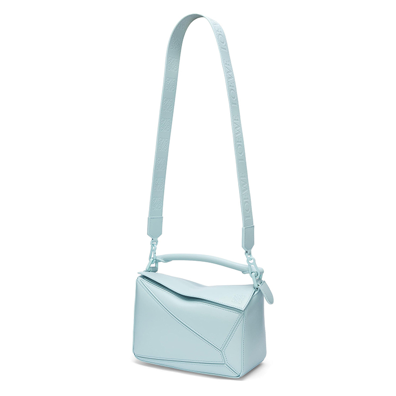商品Loewe|LOEWE/罗意威 22年新款 Puzzle系列 女士小号海蓝色缎面小牛皮单肩斜挎手提拼图包A510S21X88-9514,价格¥21731,第6张图片详细描述