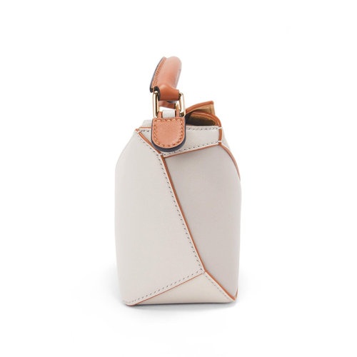 商品Loewe|【包税】LOEWE/罗意威 Puzzle Edge系列 女士迷你幽灵白/暖白色纳帕小牛皮编织手柄单肩斜挎手提拼图包A510P88X05-1759,价格¥15727,第4张图片详细描述