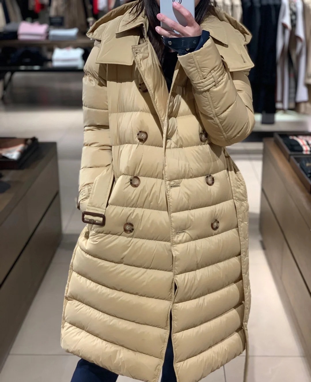 商品Burberry|Burberry博柏利 纯色连帽双排扣长款羽绒服 女款 黄色80720851,价格¥3436,第5张图片详细描述