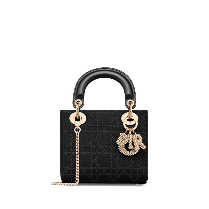 商品Dior|迪奥 Lady Dior系列女士黑色科技面料手提包 M0505OMHY_M900,价格¥42403,第5张图片详细描述