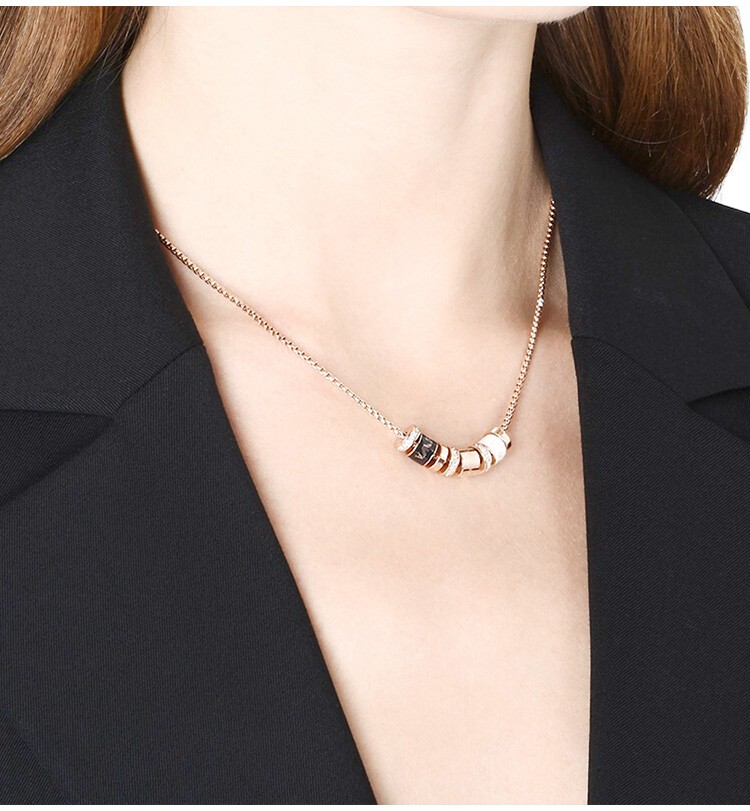 商品[国内直发] Emporio Armani|【新客专享】EMPORIO ARMANI  阿玛尼 女士项链镶钻串珠项链女 潮流饰品锁骨链玫瑰金色,价格¥510,第6张图片详细描述