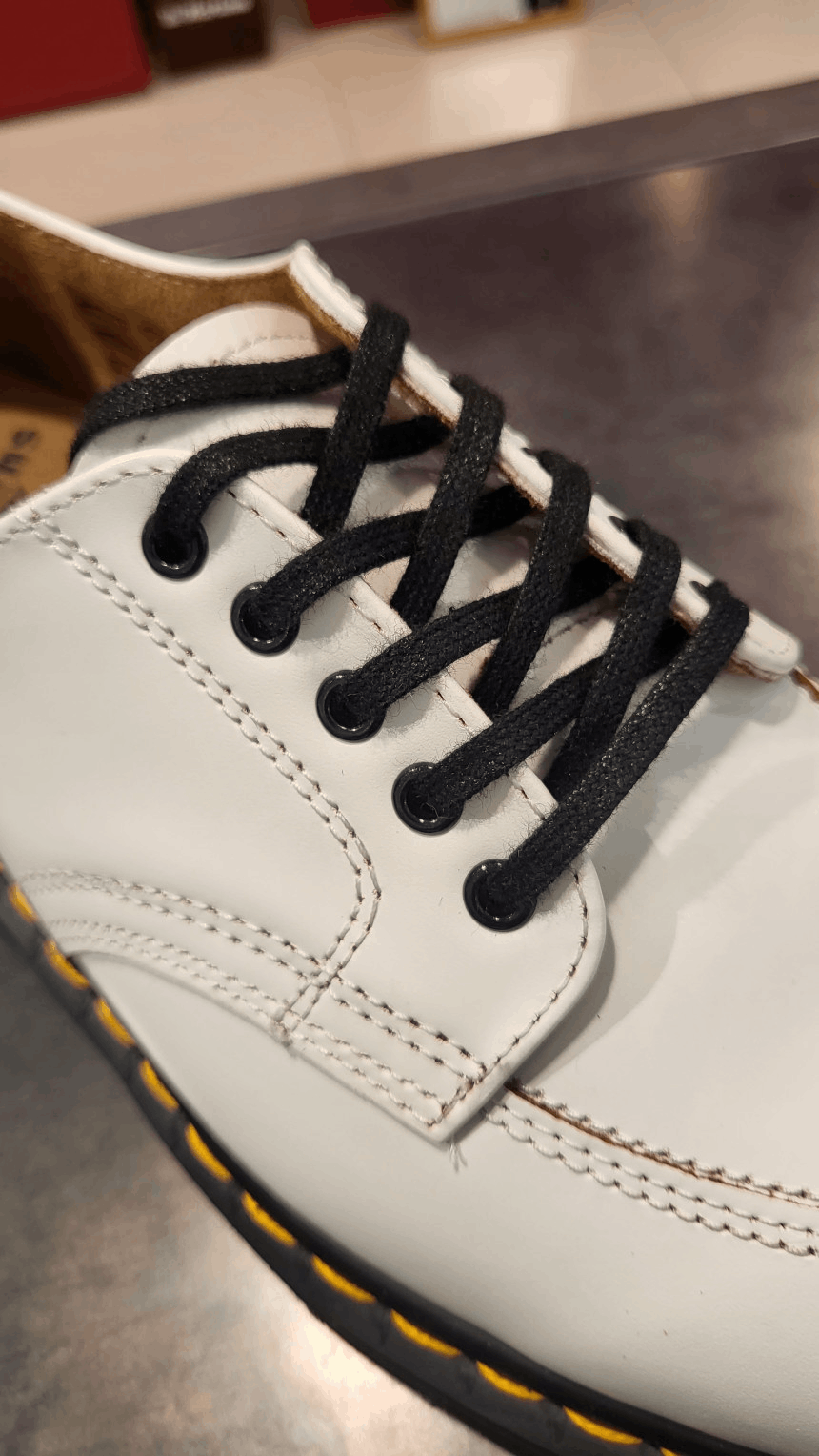 商品Dr. Martens|【Brilliant|包邮包税】马汀博士 马丁靴 2046 White Vintage Smooth 复古5孔 白色皮鞋 27718100,价格¥915,第8张图片详细描述