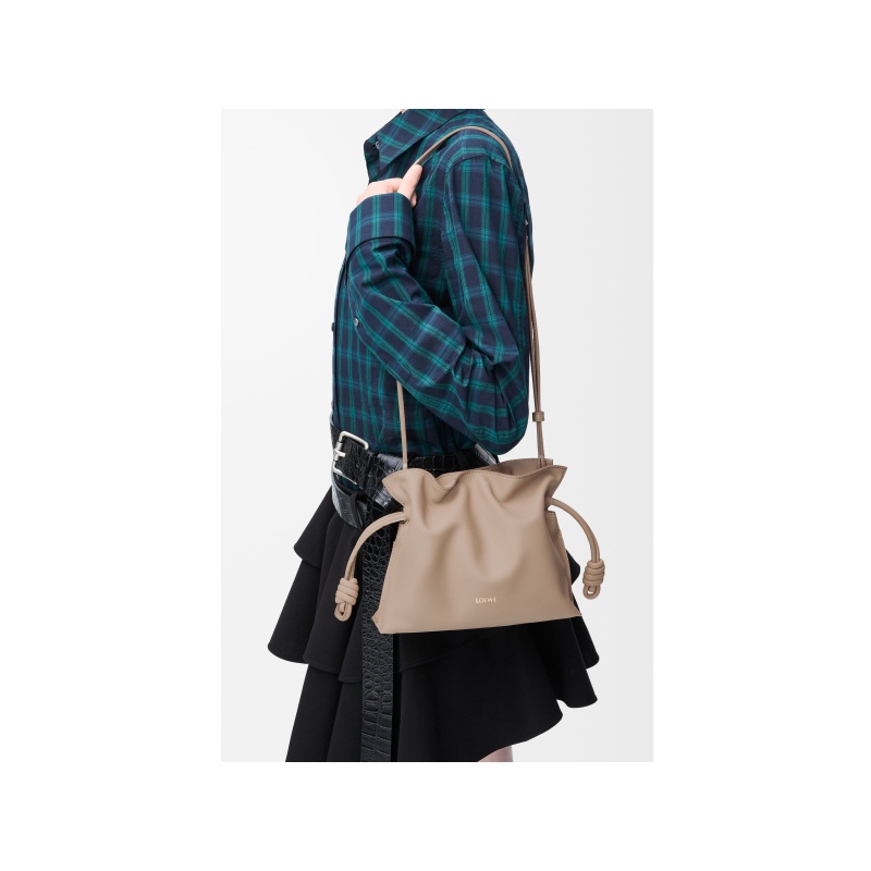 商品Loewe|罗意威 女士沙色小牛皮单肩包 A411FC2X73-2150,价格¥16748,第9张图片详细描述