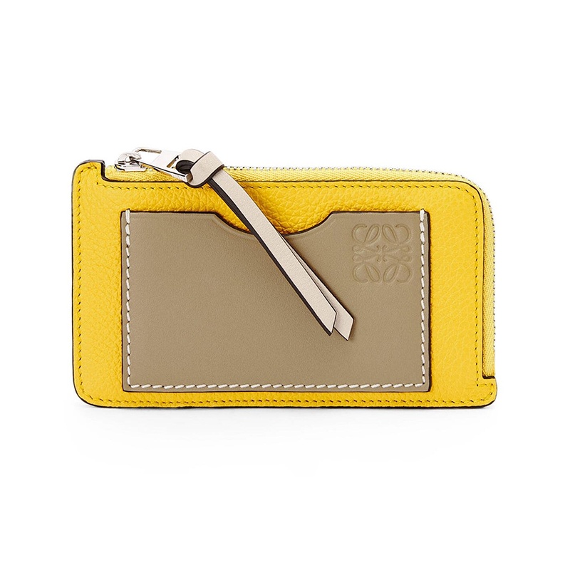 商品Loewe|LOEWE/罗意威 22年新款 女士黄色/黏土绿色软粒面牛皮革徽标压纹拉链硬币卡包C660Z40X04-0013,价格¥2729,第2张图片详细描述