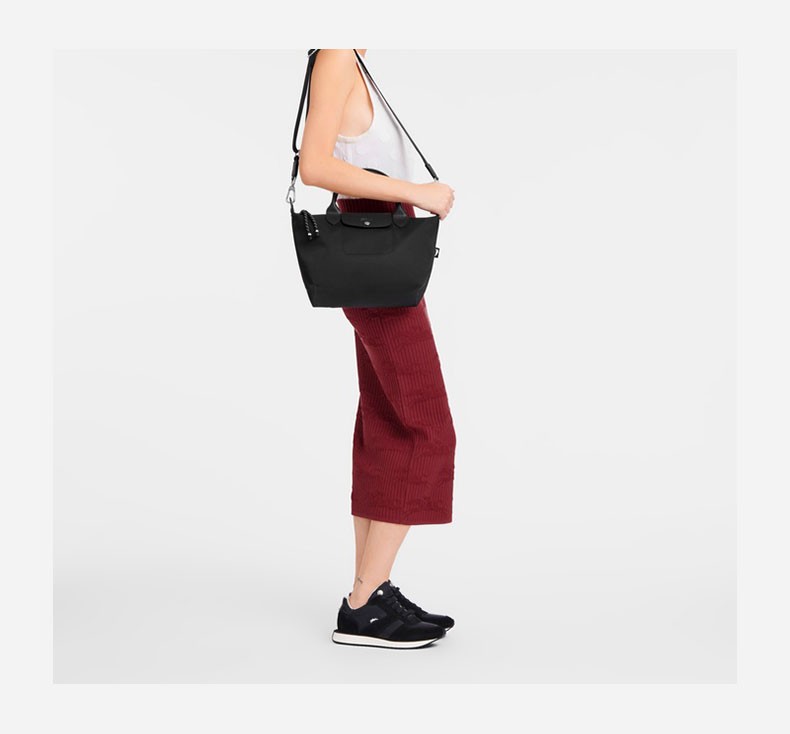 商品Longchamp|【现货速发】LONGCHAMP/珑骧 女士黑色帆布银色五金按扣拉链开合可调节肩带可斜挎小号手提包,价格¥1993,第29张图片详细描述
