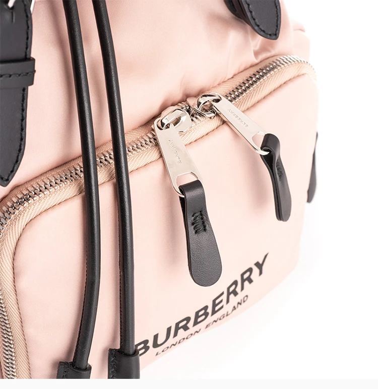 商品[国内直发] Burberry|Burberry 博柏利 女士裸粉色ECONYL®印花背包 8021264,价格¥7365,第7张图片详细描述